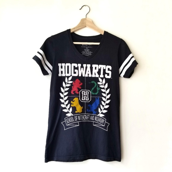 Warner Bros. Tops - Harry Potter | Hogwarts School Team Graphic Tee